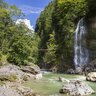 Wanderung Tiefenbachklamm Brandenberg | © Alpbachtal Tourismus | Matthias Sedlak Wasserfall Tiefenbachklamm umgeben von schöner Natur in Brandenberg | © Alpbachtal Tourismus | Matthias Sedlak